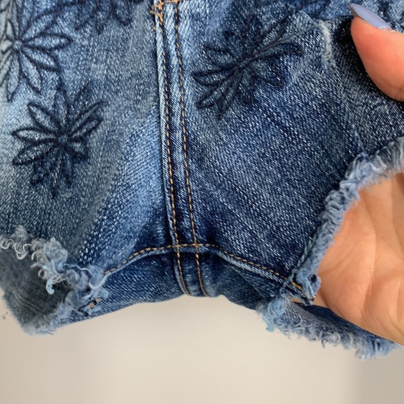 Current/Elliott The Boyfriend Short Denim Embroidered Blue - Picture 5 of 10